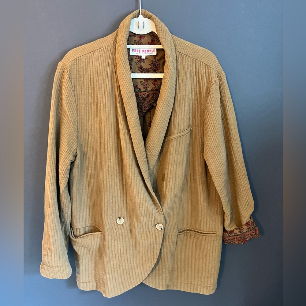 Fully lined Coat. Gently used.